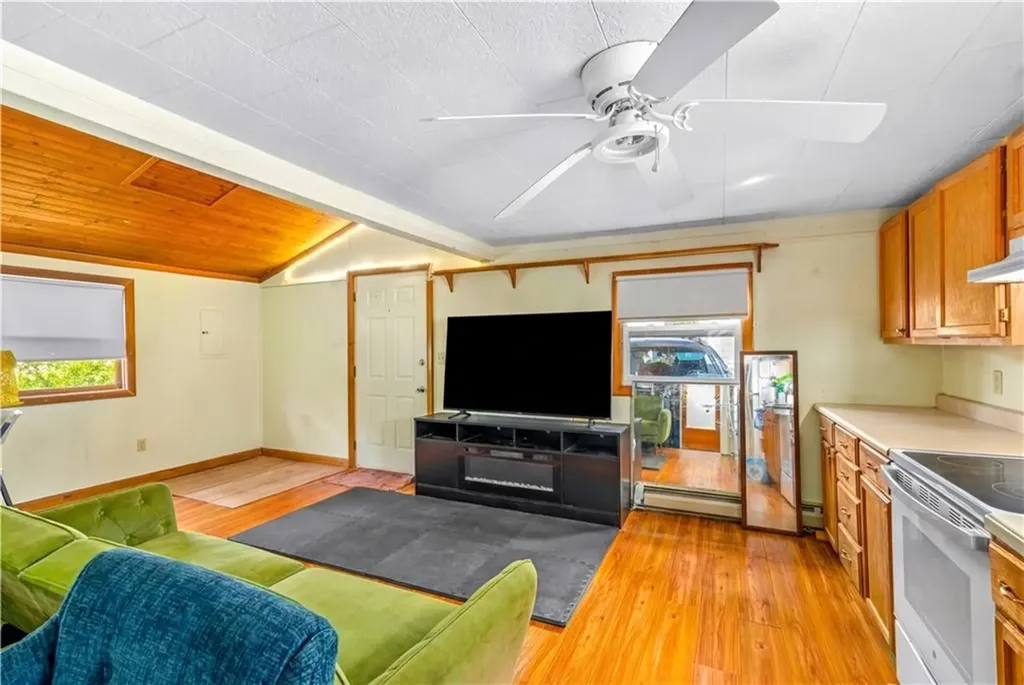 34 Steere Avenue North Providence RI 02911