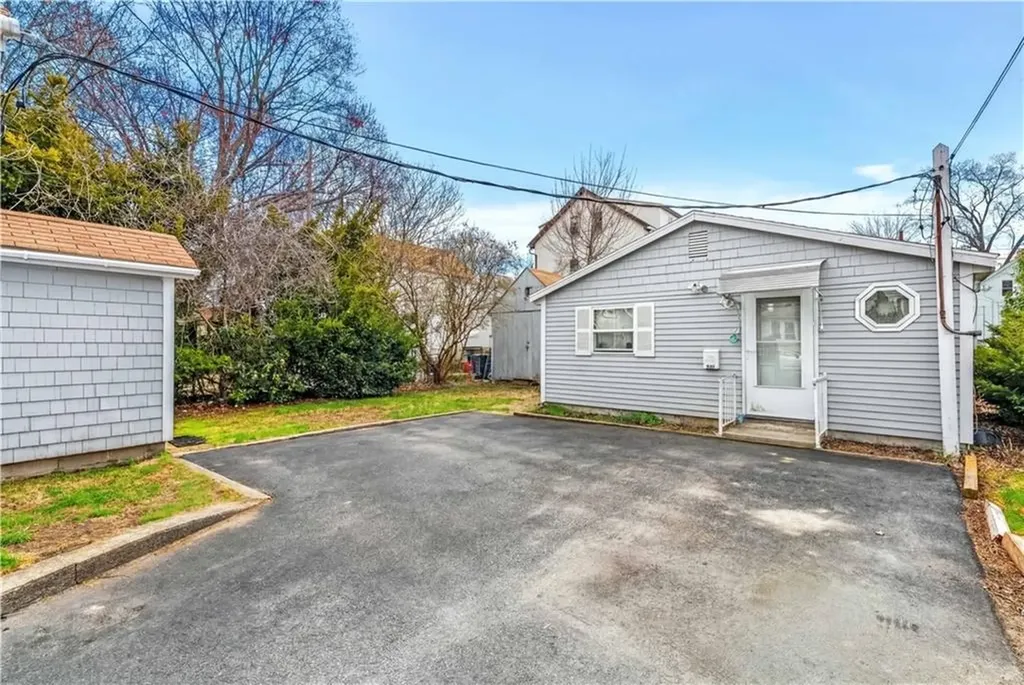 34 Steere Avenue North Providence RI 02911
