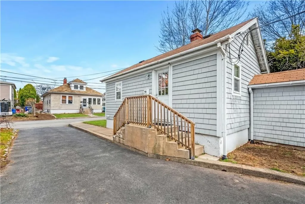 34 Steere Avenue North Providence RI 02911