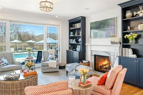1048 Ocean Road Narragansett RI 02882