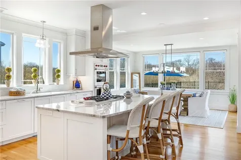 1048 Ocean Road Narragansett RI 02882