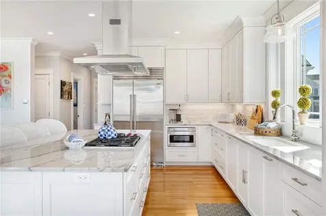 1048 Ocean Road Narragansett RI 02882