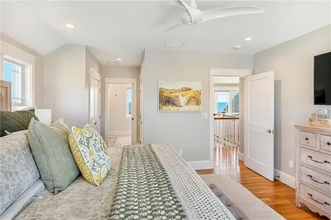 1048 Ocean Road Narragansett RI 02882