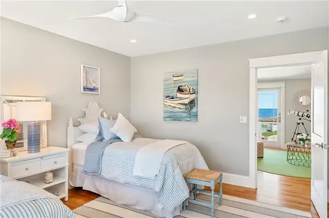 1048 Ocean Road Narragansett RI 02882