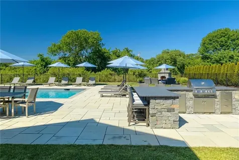 1048 Ocean Road Narragansett RI 02882