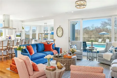 1048 Ocean Road Narragansett RI 02882