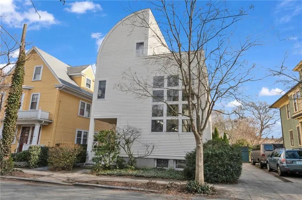 137 University Avenue Providence RI 02906