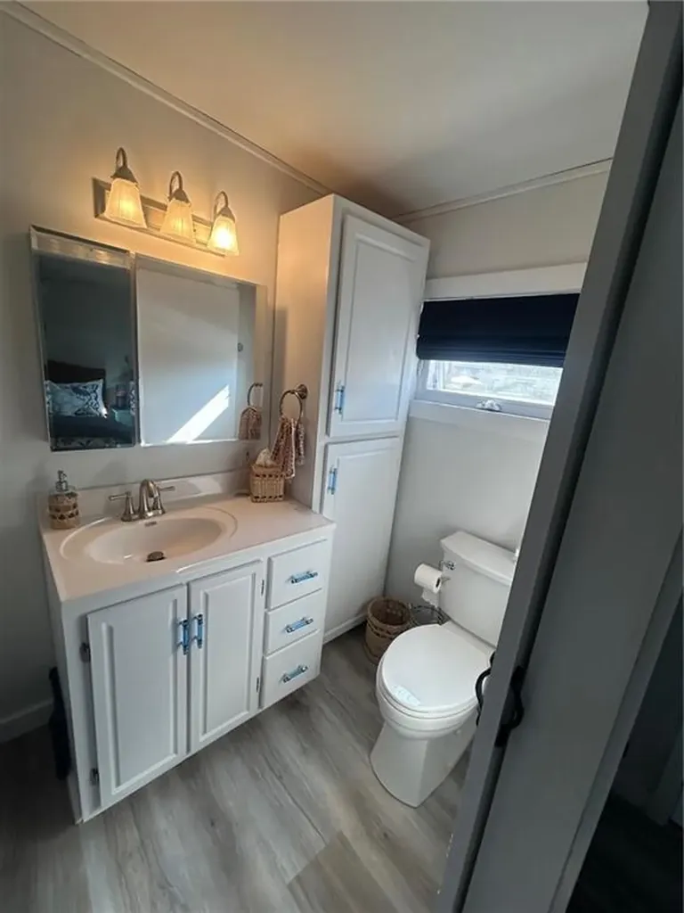 64 39 Burnside Avenue Narragansett RI 02882