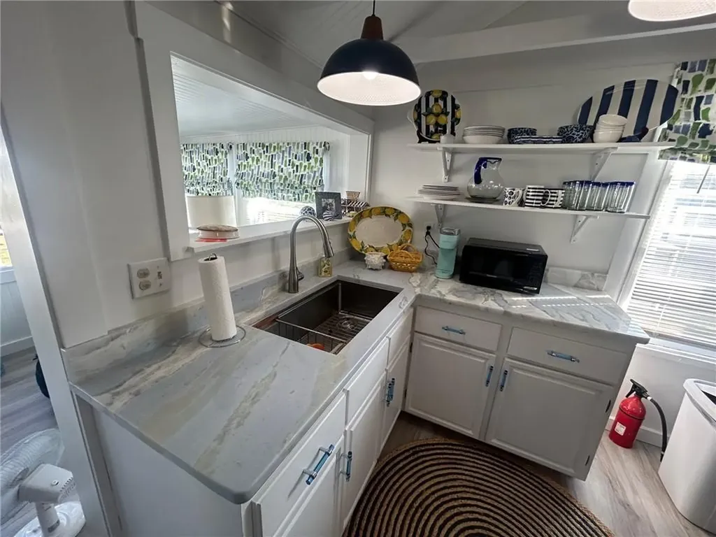 64 39 Burnside Avenue Narragansett RI 02882