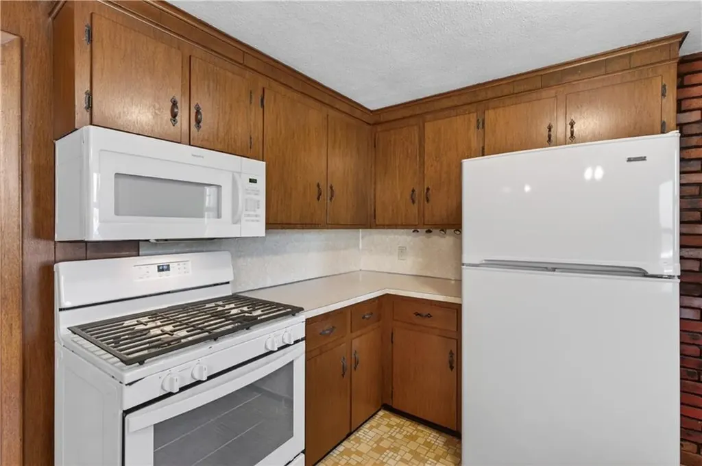 17 Crawford Street Cranston RI 02910