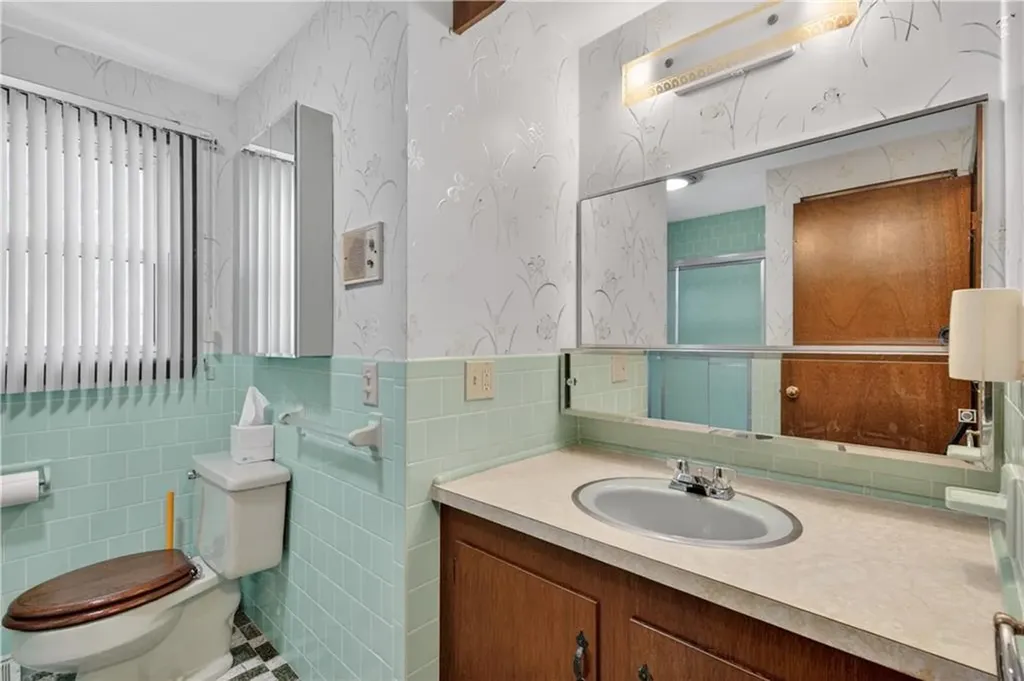 17 Crawford Street Cranston RI 02910