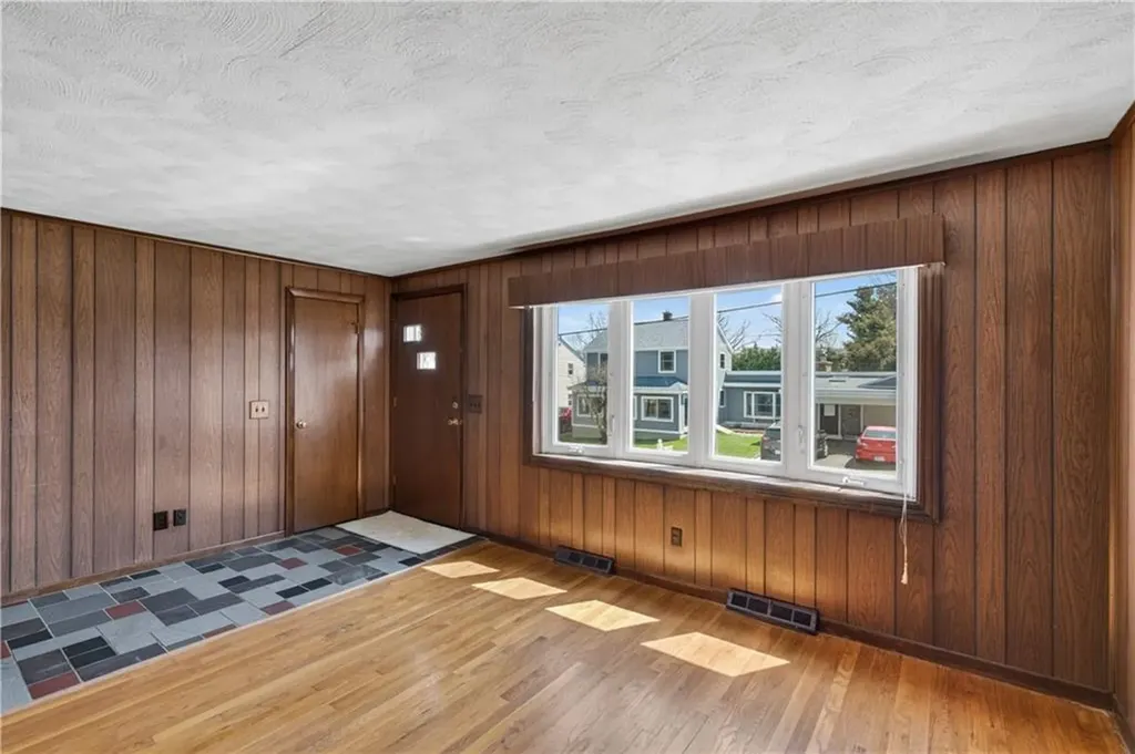 17 Crawford Street Cranston RI 02910