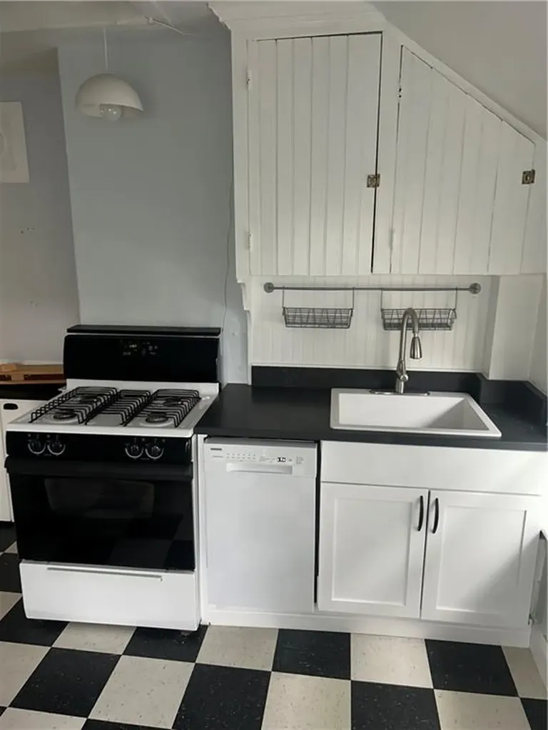179 Ivy Street Providence RI 02906