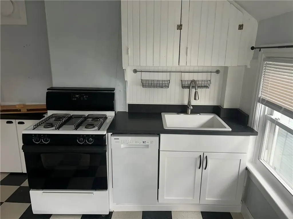 179 Ivy Street Providence RI 02906