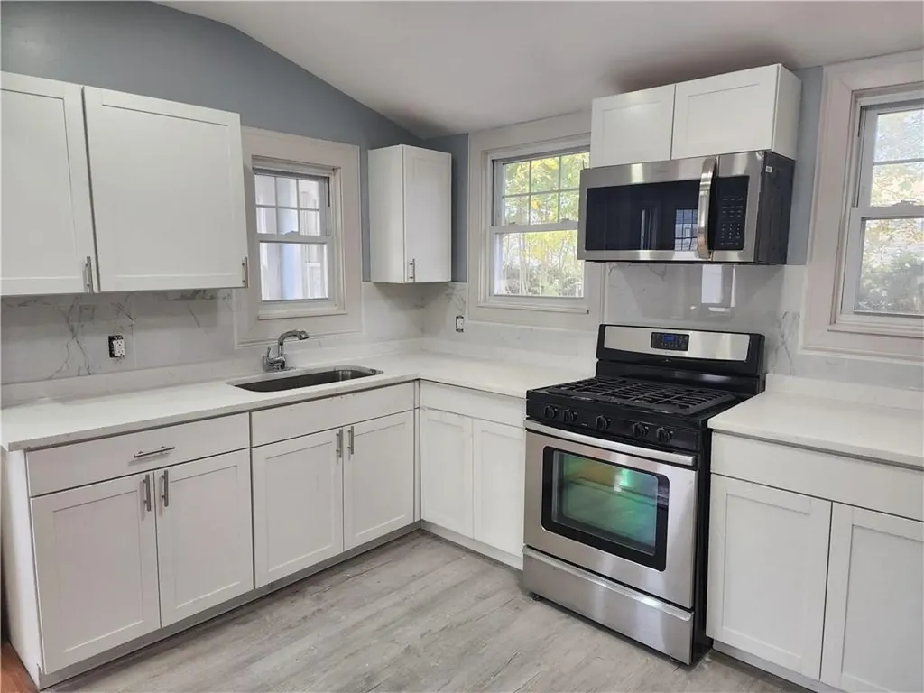 39 Chaplin Street Pawtucket RI 02861