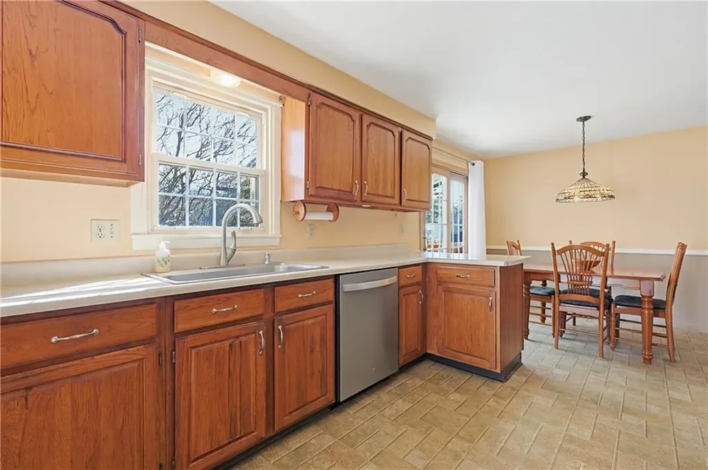 47 Sleepy Hollow Drive Cumberland RI 02864