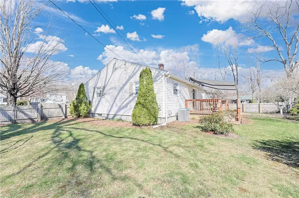 47 Sleepy Hollow Drive Cumberland RI 02864