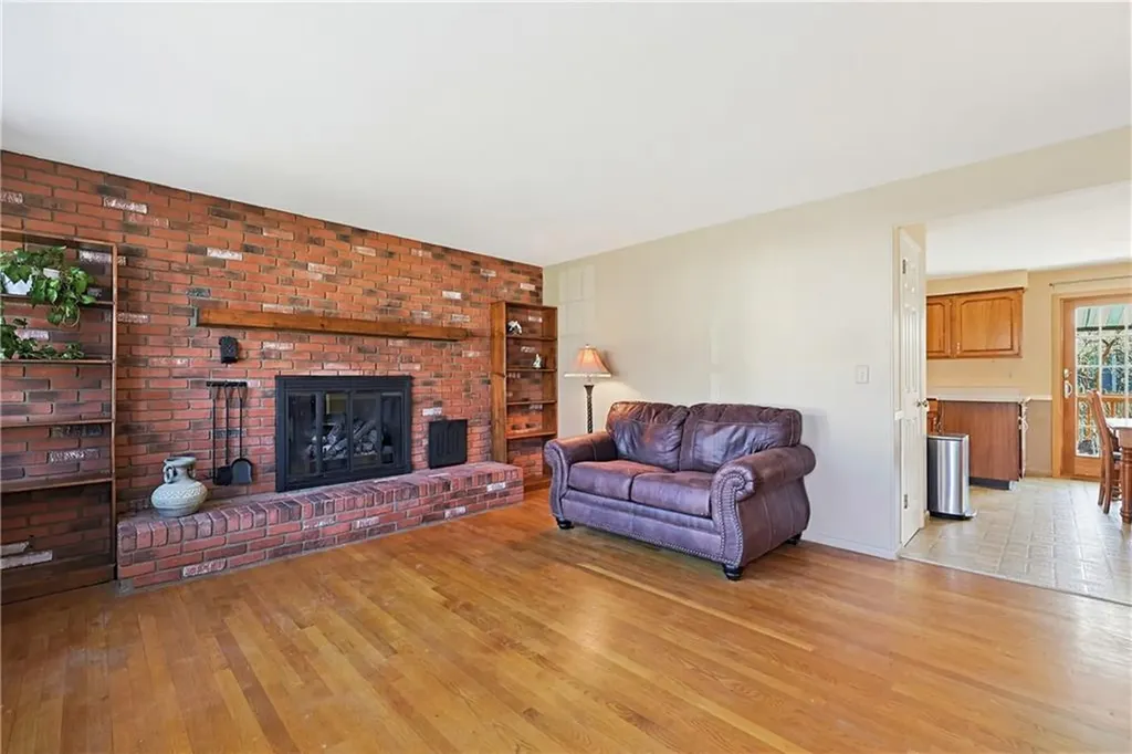 47 Sleepy Hollow Drive Cumberland RI 02864