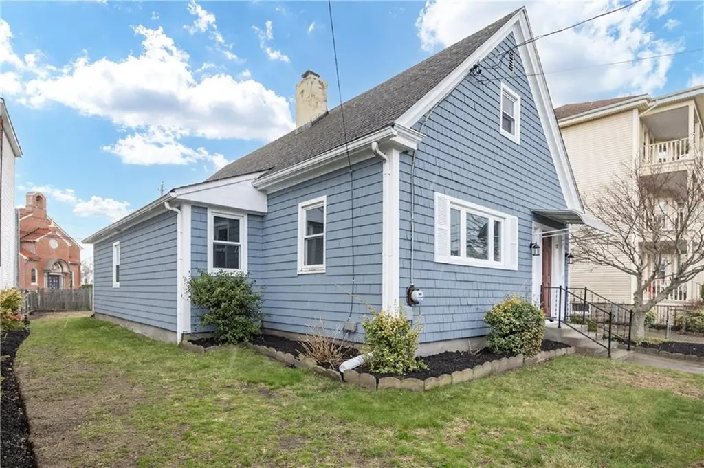 12 Union Street Warren RI 02885