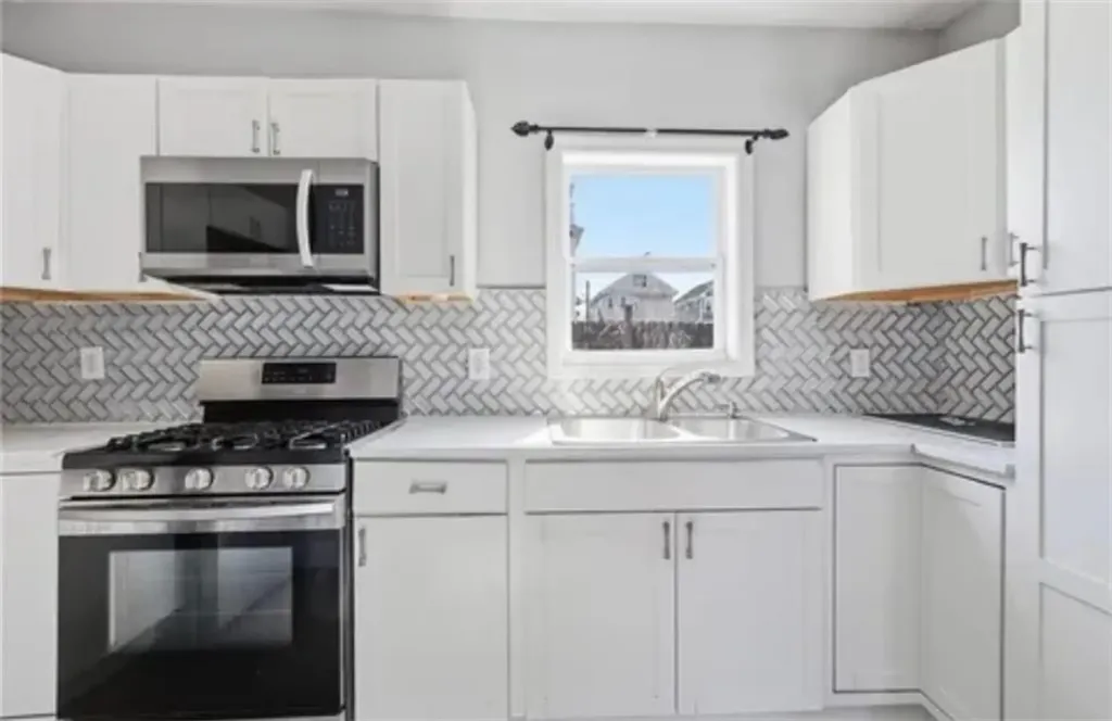 34 Savings Street Providence RI 02907