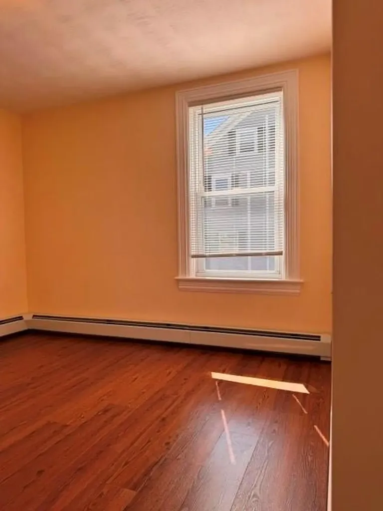 31 33 Potters Street Pawtucket RI 02860