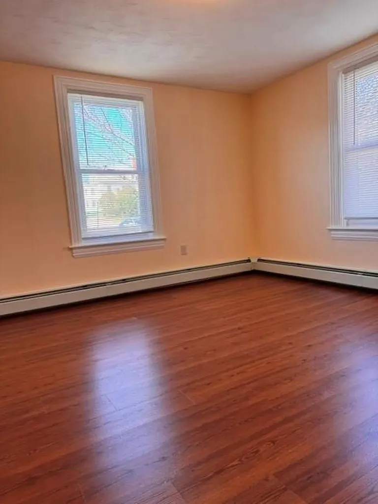 31 33 Potters Street Pawtucket RI 02860