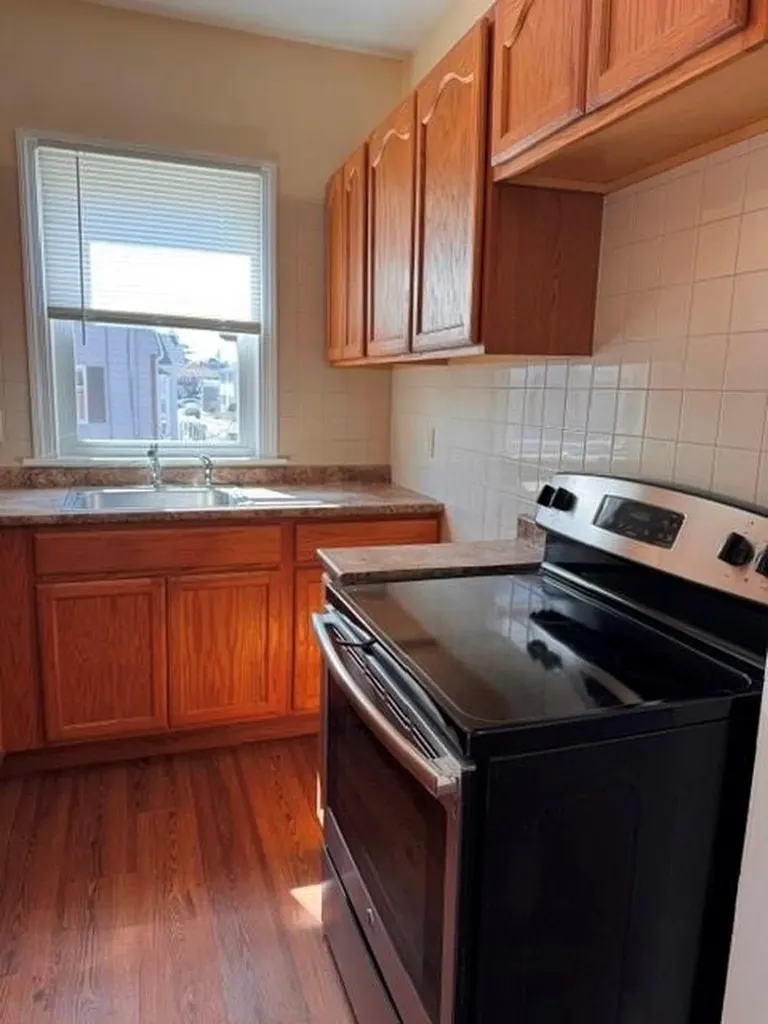 31 33 Potters Street Pawtucket RI 02860