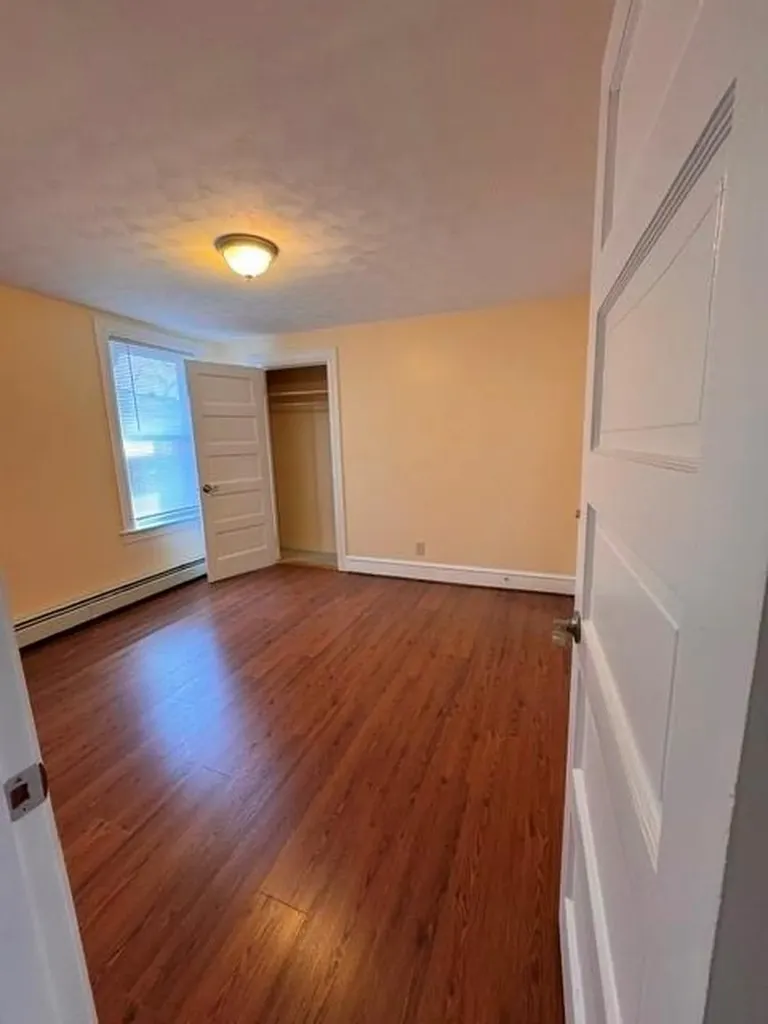 31 33 Potters Street Pawtucket RI 02860