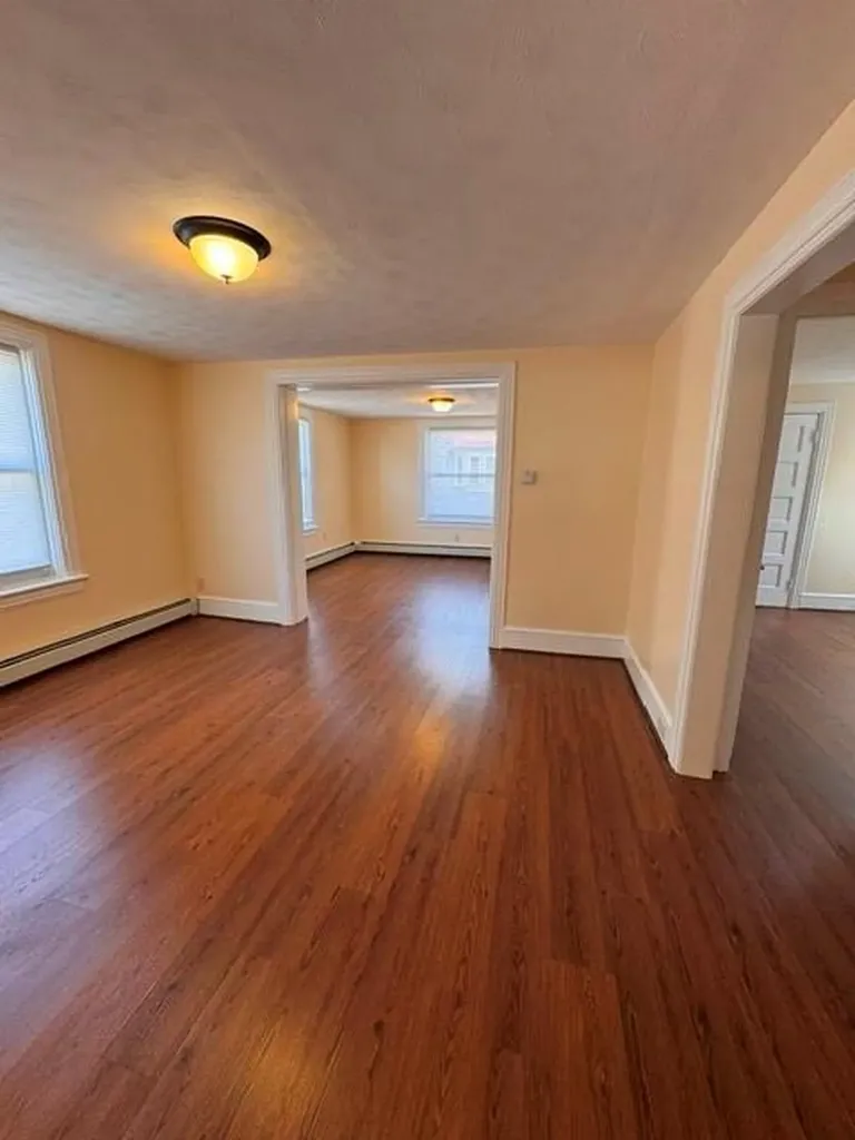 31 33 Potters Street Pawtucket RI 02860