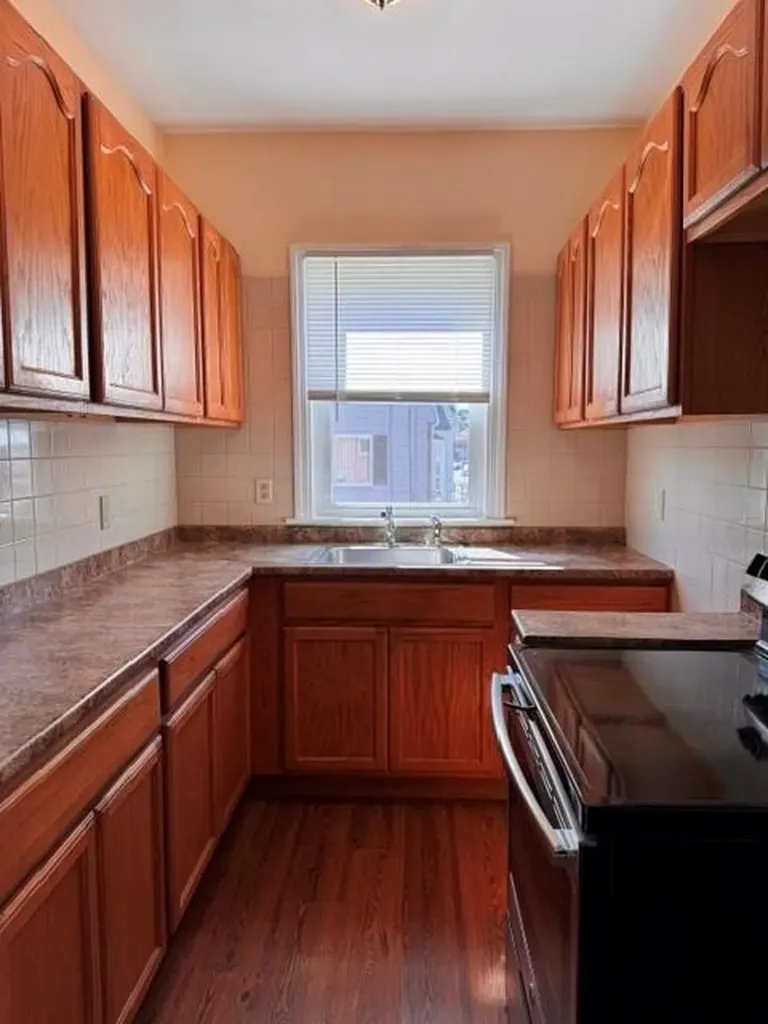 31 33 Potters Street Pawtucket RI 02860
