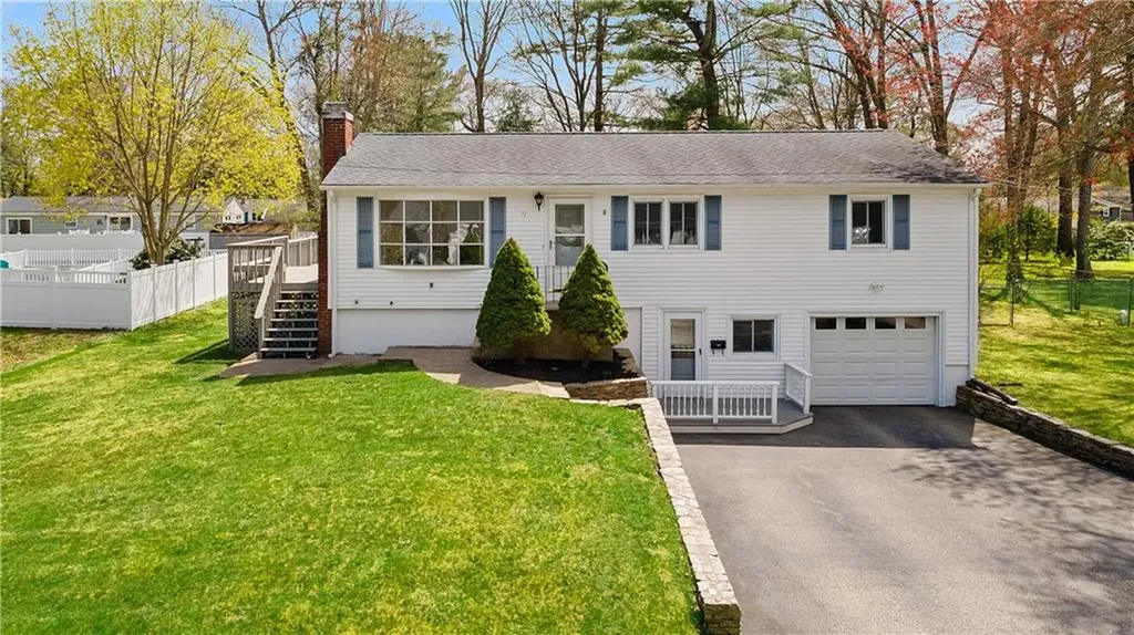 71 Evergreen Road North Kingstown RI 02852