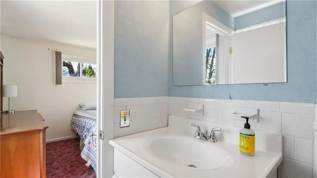71 Evergreen Road North Kingstown RI 02852