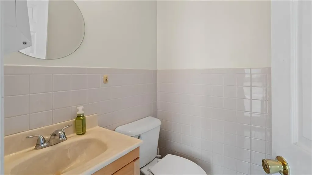 1225 Cranston Street Cranston RI 02920