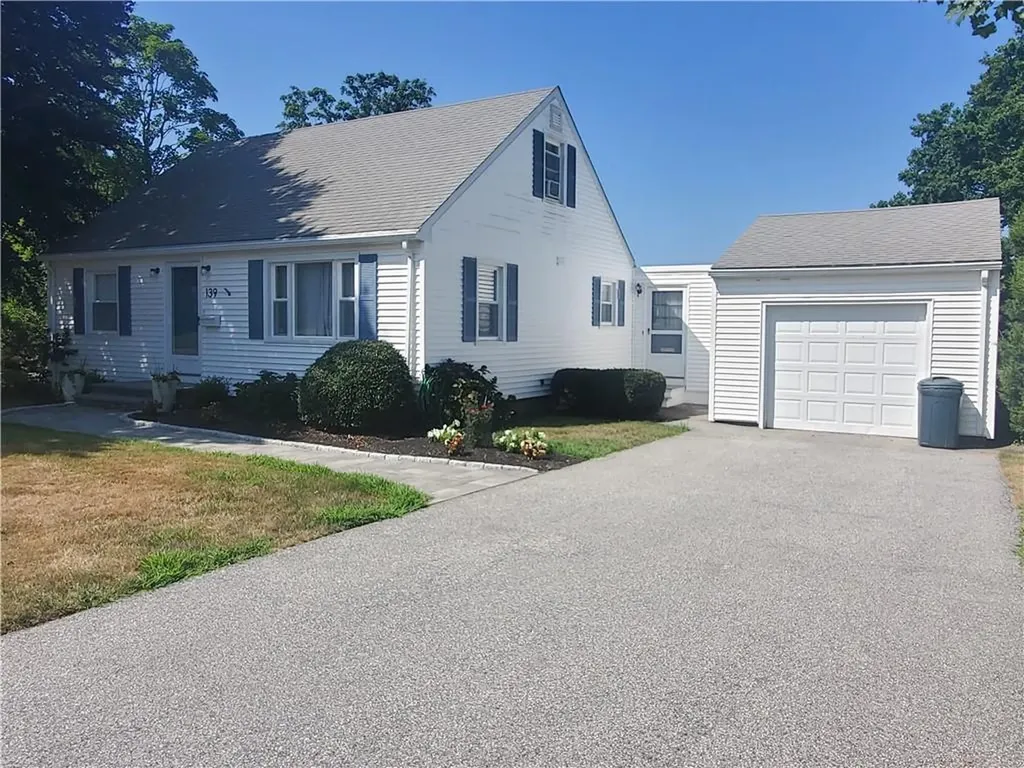 139 Coggeshall Avenue Newport RI 02840