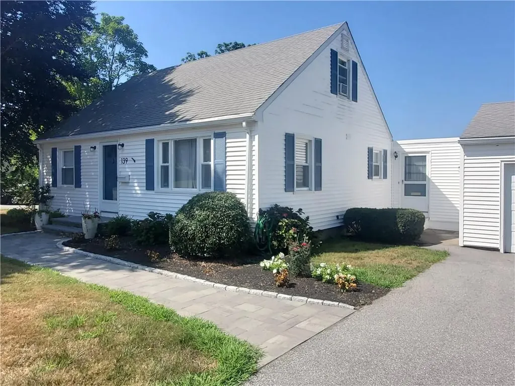 139 Coggeshall Avenue Newport RI 02840
