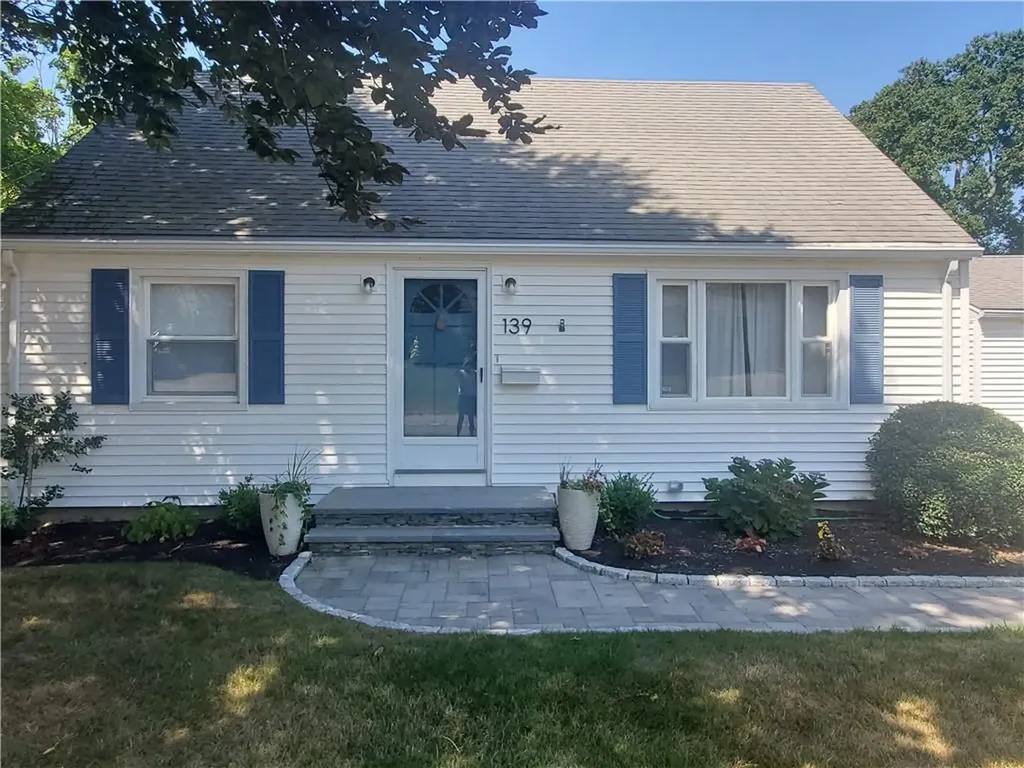 139 Coggeshall Avenue Newport RI 02840