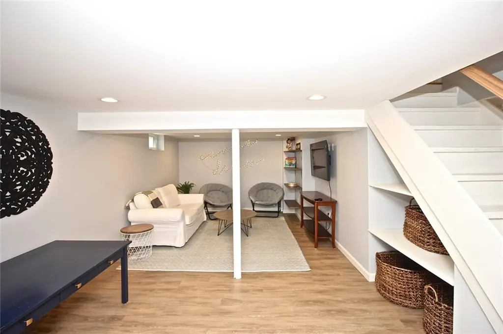139 Coggeshall Avenue Newport RI 02840