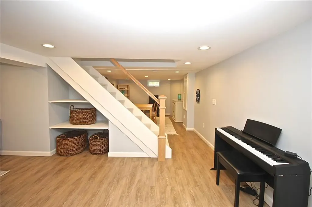 139 Coggeshall Avenue Newport RI 02840