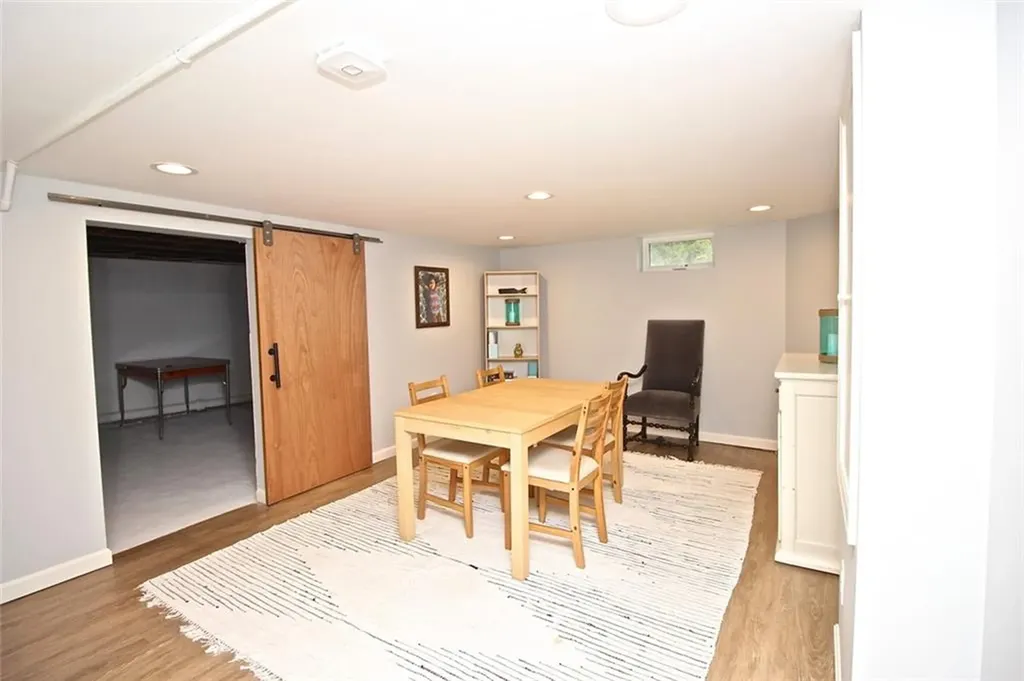 139 Coggeshall Avenue Newport RI 02840