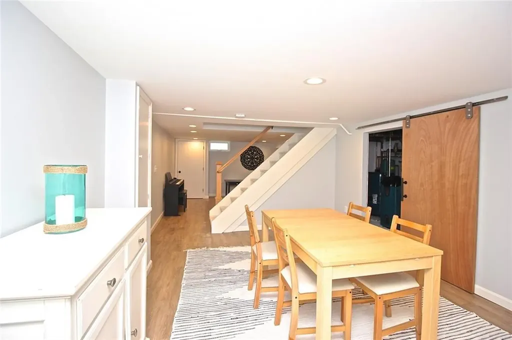 139 Coggeshall Avenue Newport RI 02840