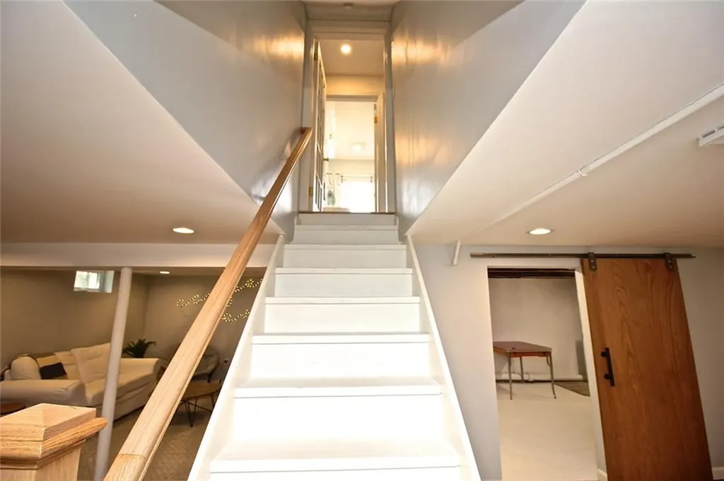 139 Coggeshall Avenue Newport RI 02840