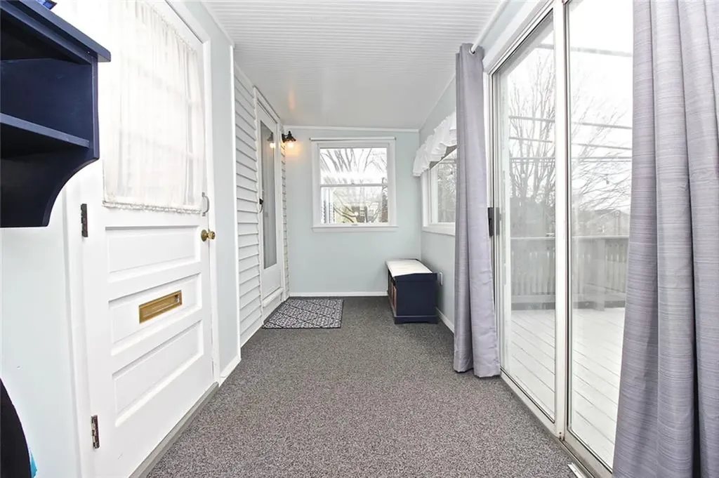 139 Coggeshall Avenue Newport RI 02840