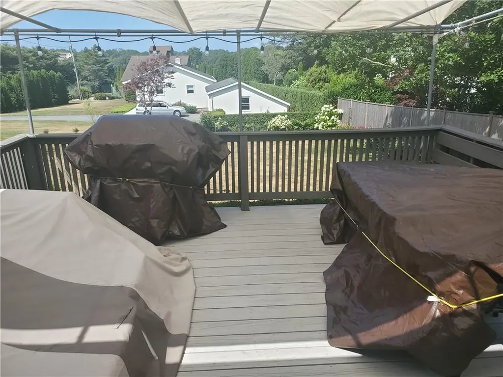 139 Coggeshall Avenue Newport RI 02840