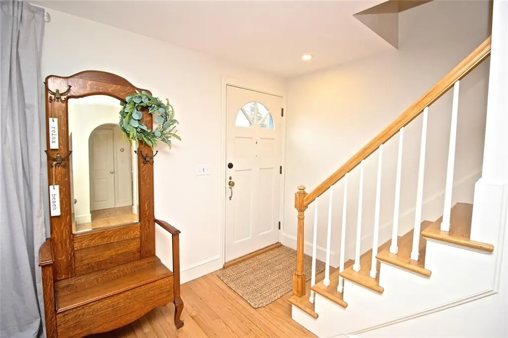 139 Coggeshall Avenue Newport RI 02840