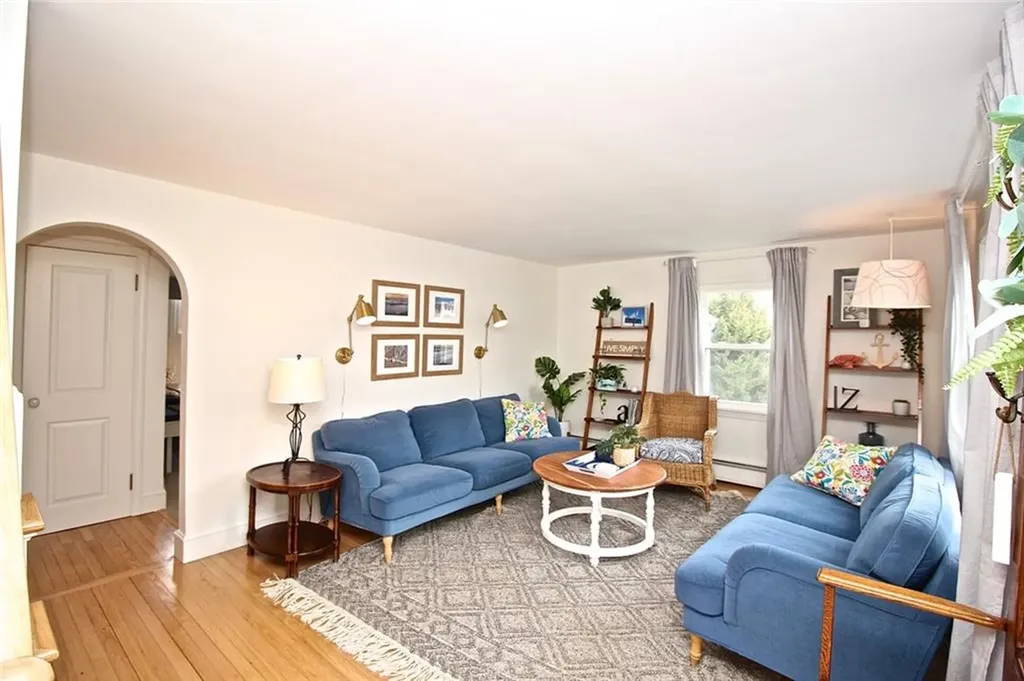 139 Coggeshall Avenue Newport RI 02840
