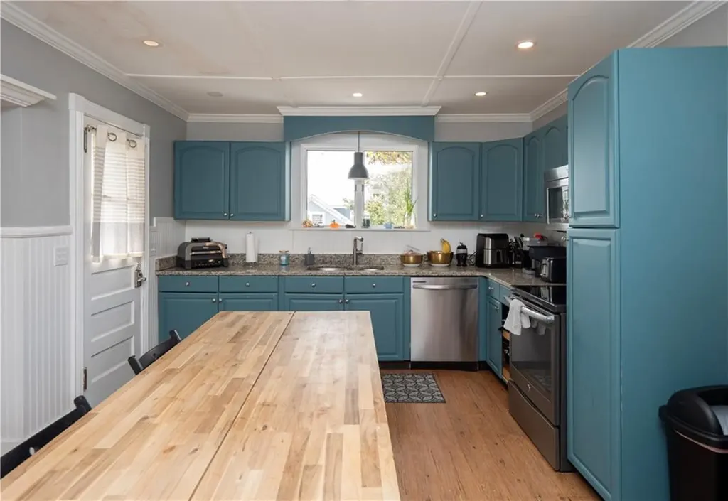 29 Anthony Street Newport RI 02840
