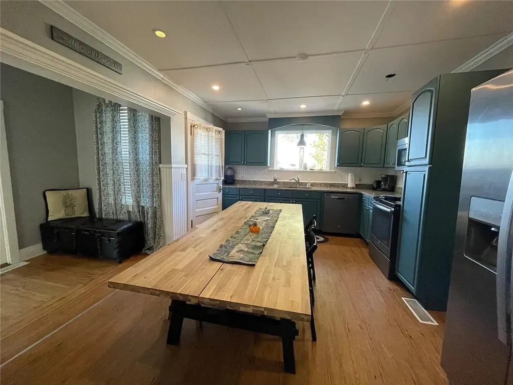 29 Anthony Street Newport RI 02840
