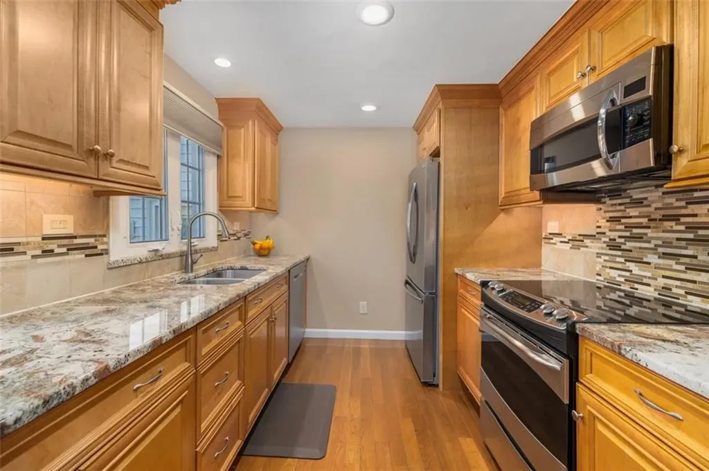121 Zinnia Street Warwick RI 02886