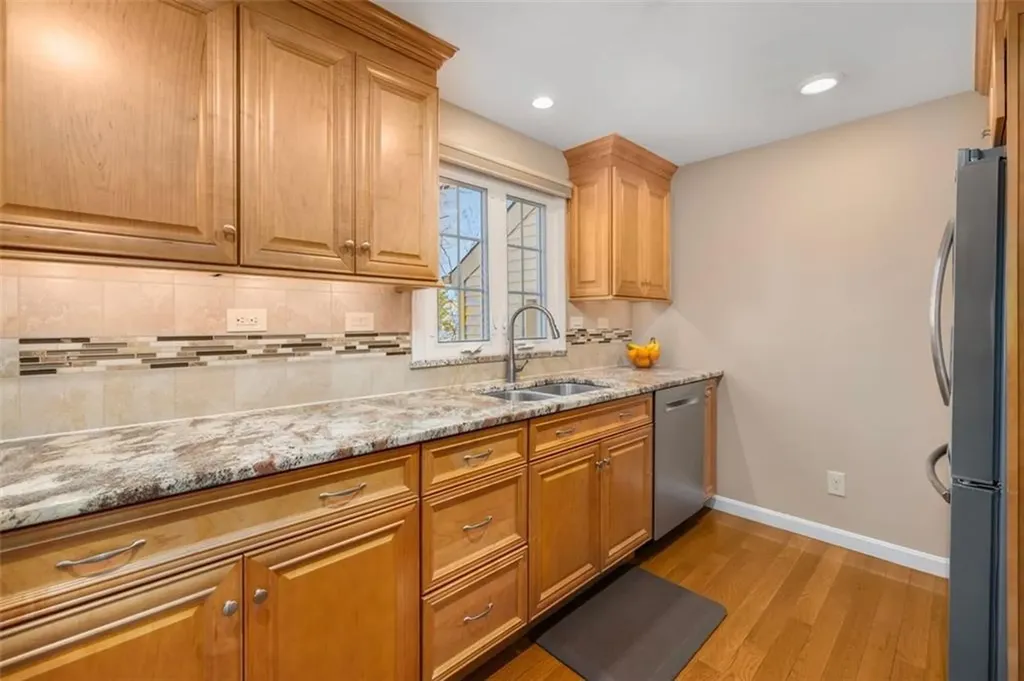 121 Zinnia Street Warwick RI 02886