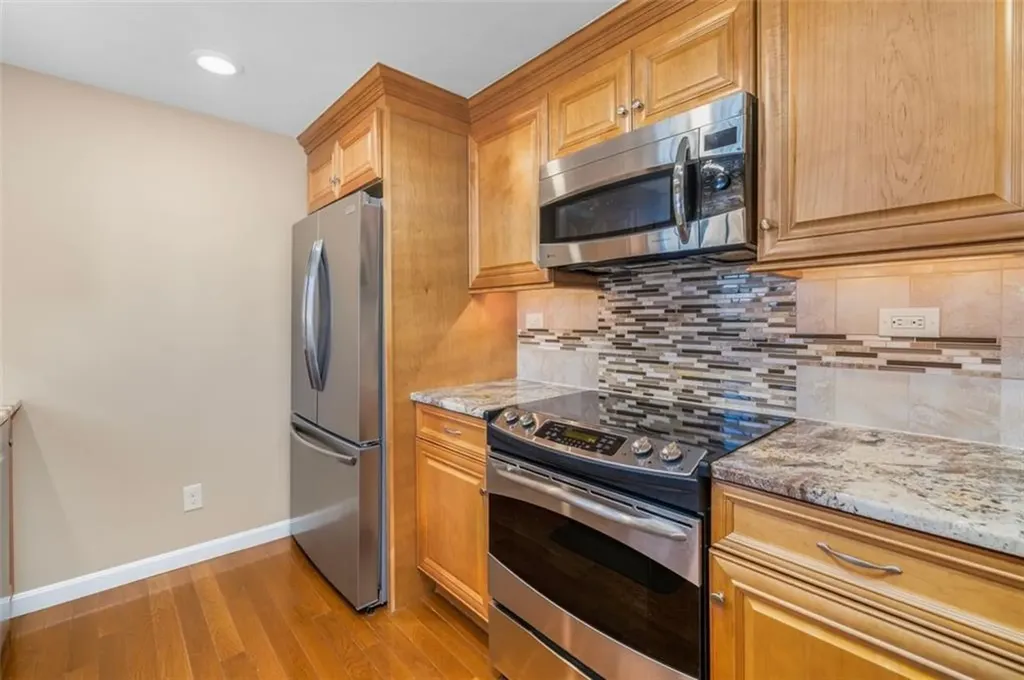 121 Zinnia Street Warwick RI 02886